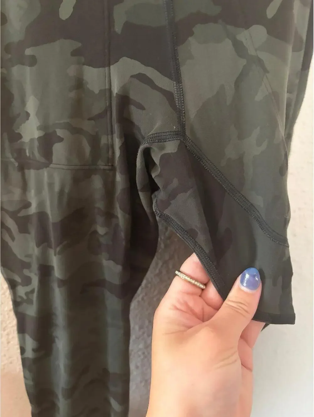 Lululemon Align Jogger Crop 23in inseam Incognito Camo Multi Gator Green size 2.